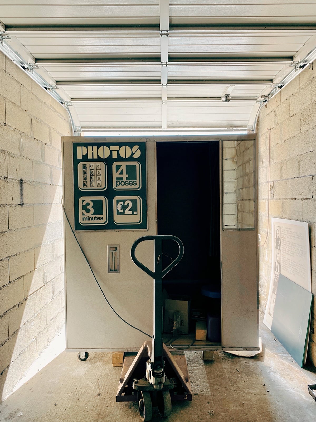 photo booth on a pallet truck